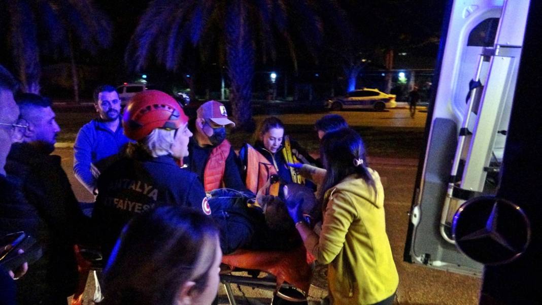 Polis babaya veda: Kızları "Götürmeyin babamı" diye feryat etti 2